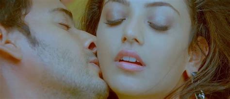 kajal agarwal hot kissing scene hot actresses indian actresses kissing scenes beautiful