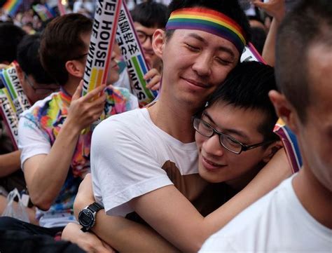 taiwan holding referendum on same sex marriage law