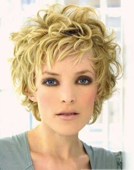 35 Cute Hairstyles For Short Curly Hair Girls