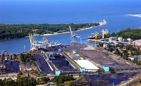 eib finances modernisation  szczecin  swinoujscie seaports