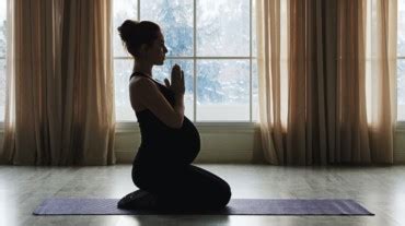 yoga  pregnancy  safe poses  practice healthshots