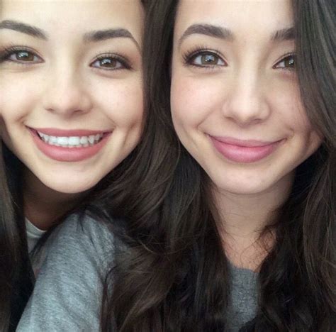Pin By Mia T On Youtubers ️ Merrell Twins Famous Twins Merell Twins