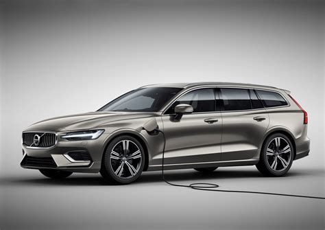 volvo  officially unveiled sexy wagon   phev engines autoevolution