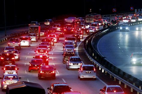 malaysians    truth heavy traffic   major highways