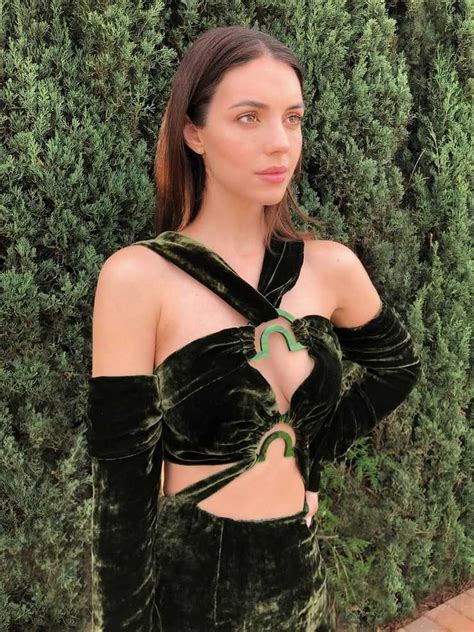 65 Sexy Pictures Of Adelaide Kane Will Drive You Frantically Enamored