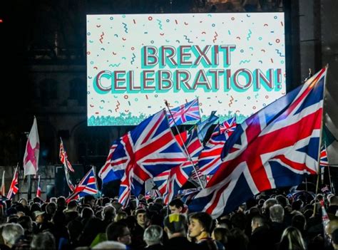arrested  brexit celebrations  parties kick   central london metro news