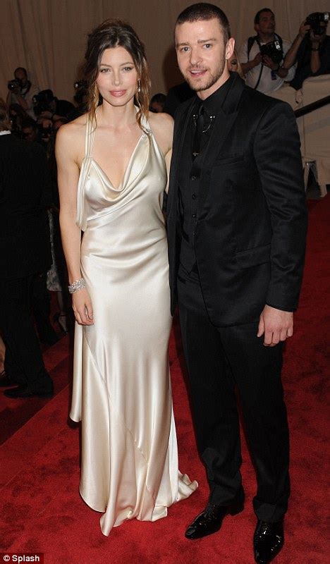 the look of love jessica biel can t stop smiling as she