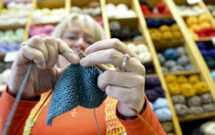 north americas fastest knitter    goal knitting