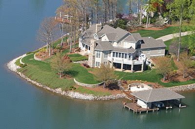 find luxury waterfront homes  sale smith mountain lake