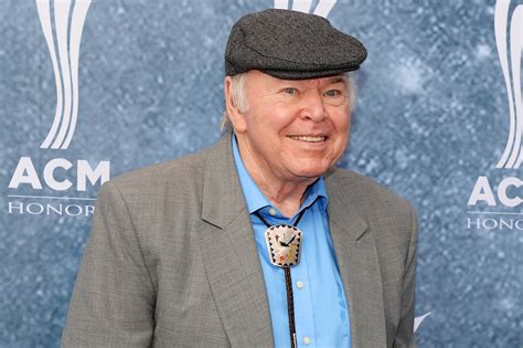 hee haw  country  star roy clark dead