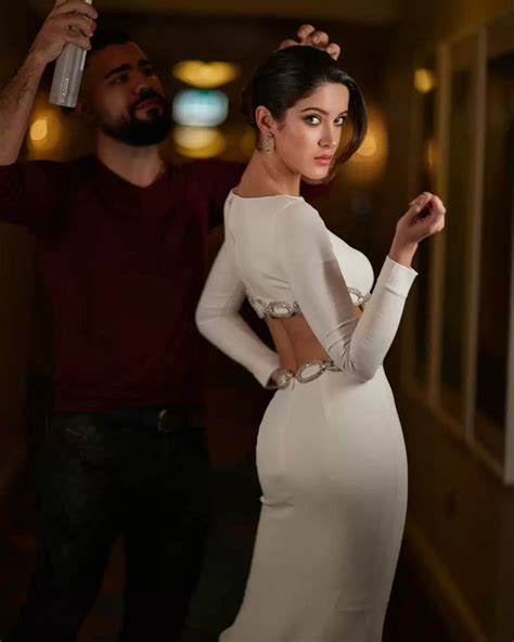 Photos Shanaya Kapoor Flaunts Her Figure In Bodycon Dress See Here
