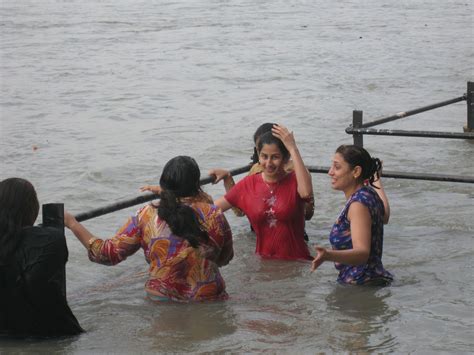 Indian Girls Bathing At Ganga River Chuttiyappa Free Download Nude