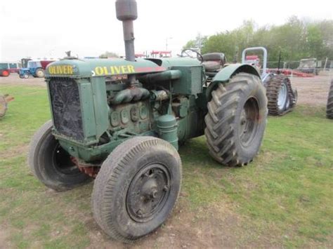 oliver diesel tractor fitted   detroit diesel engine cambridge vintage sale sale