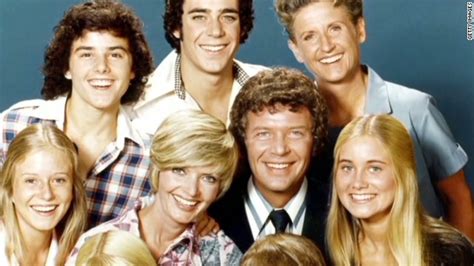 brady bunch star ann b davis dies played beloved housekeeper alice cnn