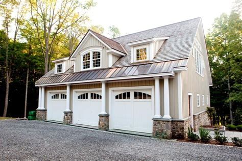 building  carriage house  todays economy