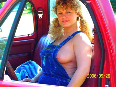 milf in a pickup truck december 2009 voyeur web hall of fame