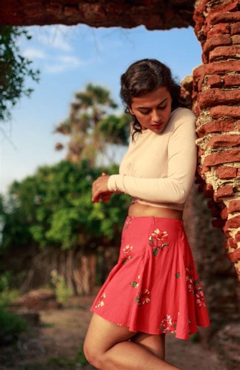 shraddha srinath s latest pictures photos images gallery 64099