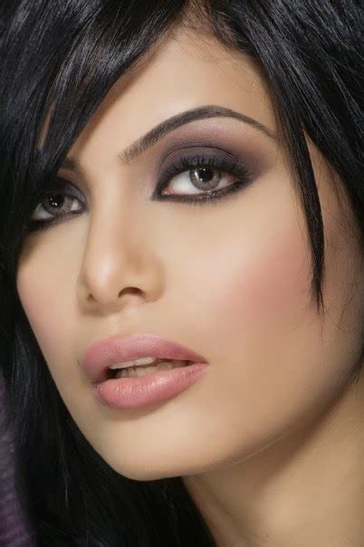 Meryem Uzerli Top 10 Most Beautiful Iraqi Women