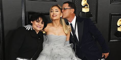 ariana grandes parents split       facts  joan