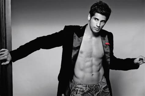 10 Hot Photos Of Sidharth Malhotra That Will Make You Sweat Profusely