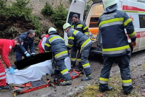 Schwieriger Rettungseinsatz Mann Stürzte Bei Zweinitz über Böschung