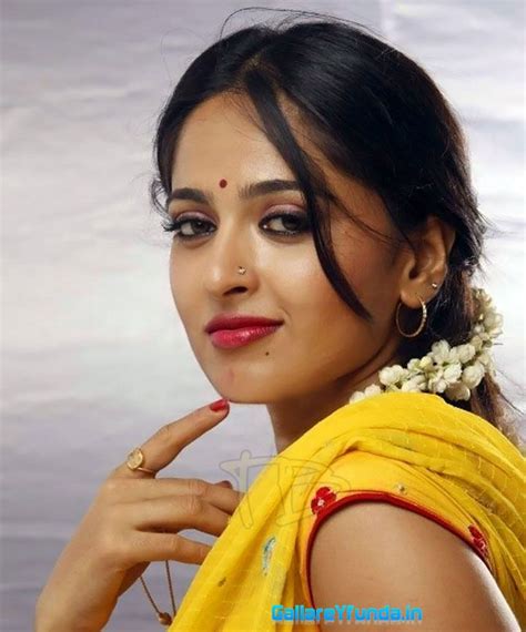 anushka shetty hot vaanam tamil movie photo shoot stills gallery hot wallpapers actress pics
