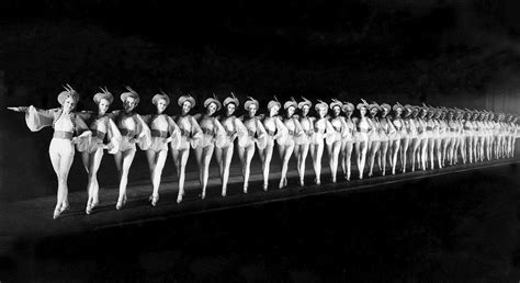 Rockettes In A Rebooted ‘christmas Spectacular’ The New York Times