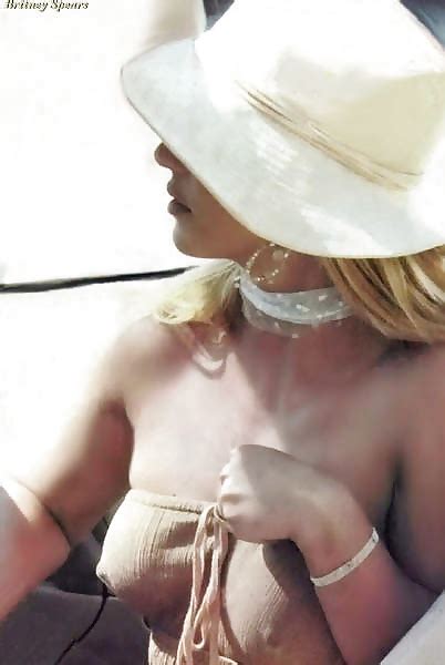 britney spears boobs pussy shots 28 pics