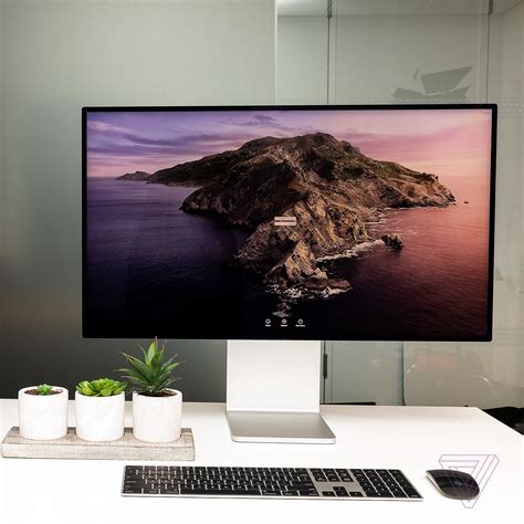 apple pro display xdr review category   techtelegraph