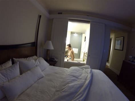 voyeur mature milf cumshot hotel room blindfolded bath outdoors free porn