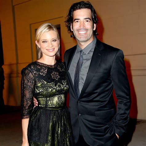 amy smart welcomes  child  husband carter oosterhouse pic