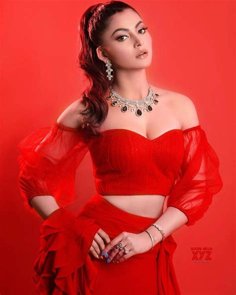 actress urvashi rautela red hot and sexy stills social news xyz