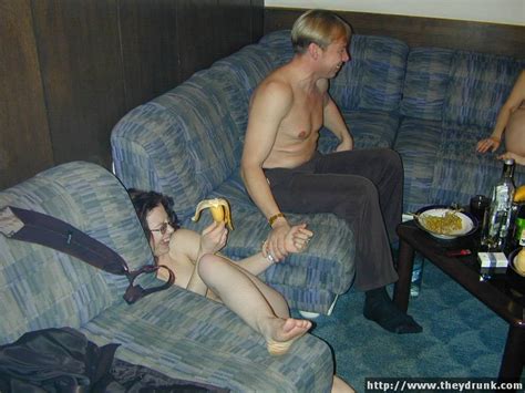 drunk sluts stagger and let the men do everything pichunter