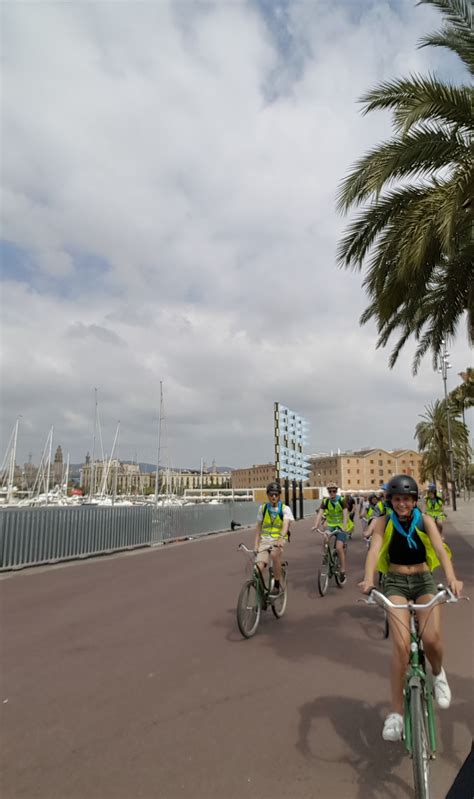 barcelona fietstour voor scholen nederlandstalige fietstocht meet  barcelona