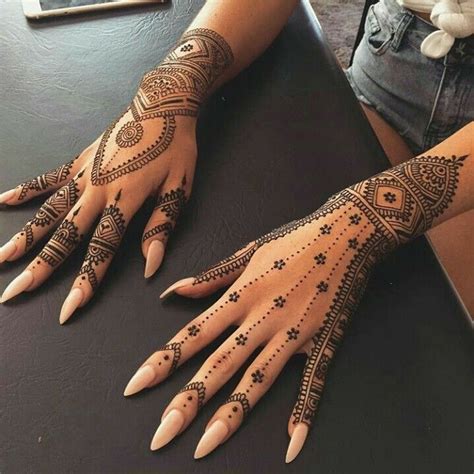 pin di sophia carrera su henna design tatuaggi con henna idee per