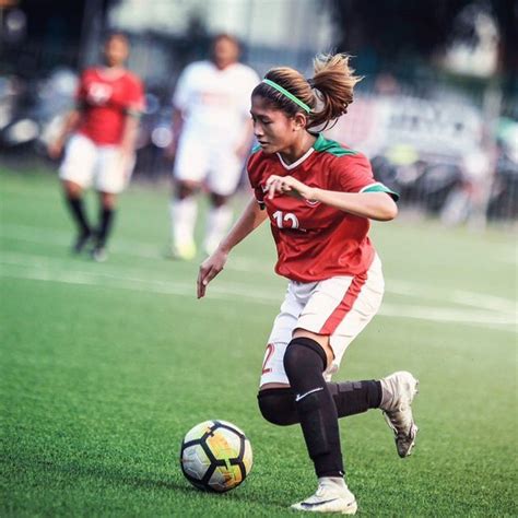 Pemain Sepak Bola Wanita Paling Cantik Di Indonesia – Irnisa