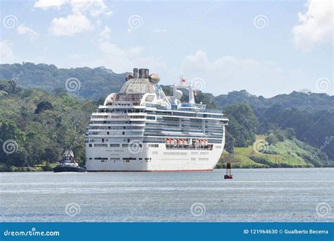panama canal cruise editorial image image  transit