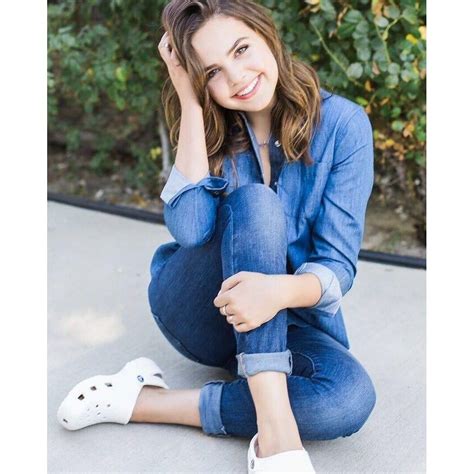 Girl Next Door Fashion Style Bailee Madison Crocs Outfits Cute