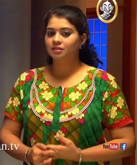 Preethi Serial Actress In Priyamanaval Team Preethi