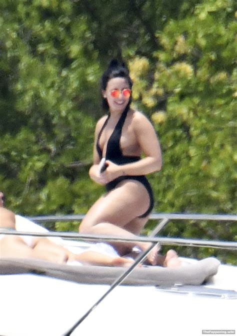 Demi Lovato Sex Tape And Nude Photos Leaked