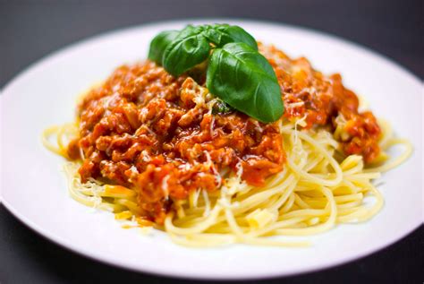 basil dinner food italian pasta plate spaghetti