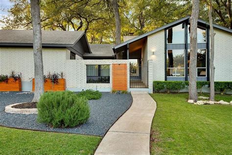 expertly updated  ranch style home asks  curbed austin