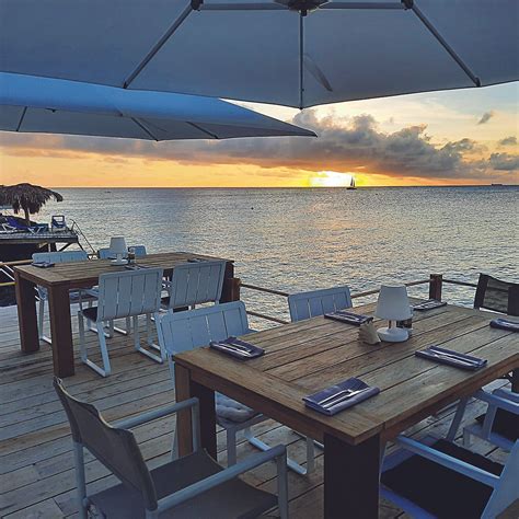 restaurant review  beach