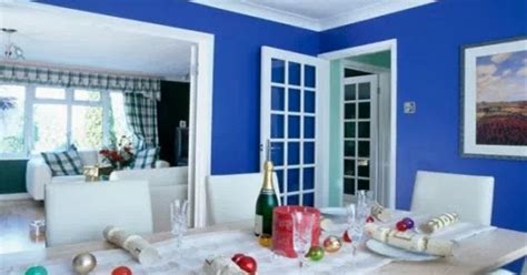 aplikasi warna biru  desain interior rumah