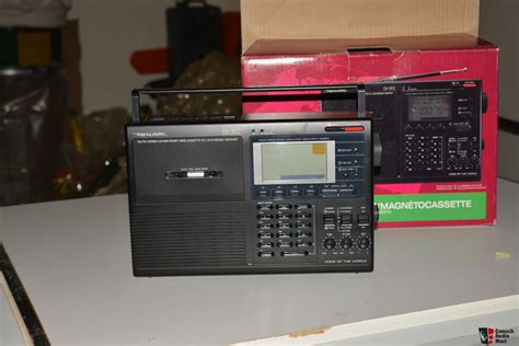 realistic dx  receiver amfm shortwave cassette   stock  sale canuck audio mart