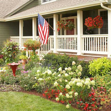 essential tips  designing  front yard garden  homes gardens