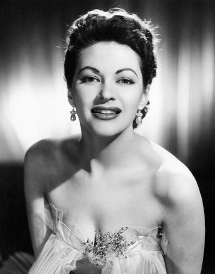 yvonne de carlo photo