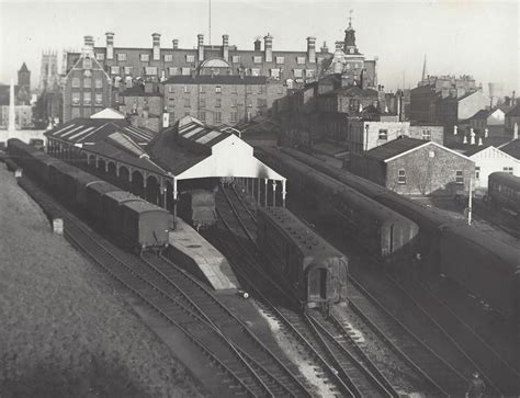 wonderful  photographs  show  york railway station  changed   years yorkmix