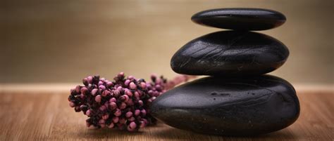 Everything You Need To Know About Hot Stone Massage Luxeva