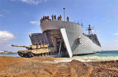 spotd amphibious battle tank transport ship sungoonbang